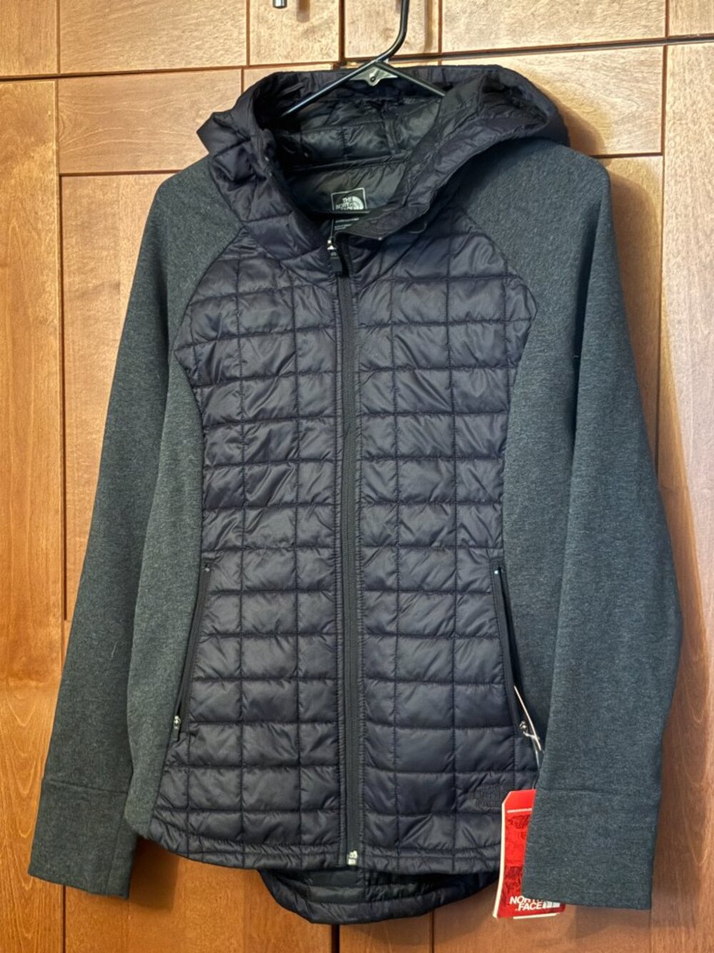 The North Face Women's Endeavor Thermoball Jacket Sz M Grey